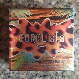Benefit blush in Coralista